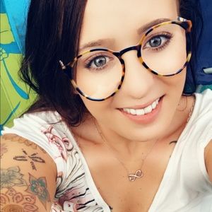 Meet your Posher, Leanne